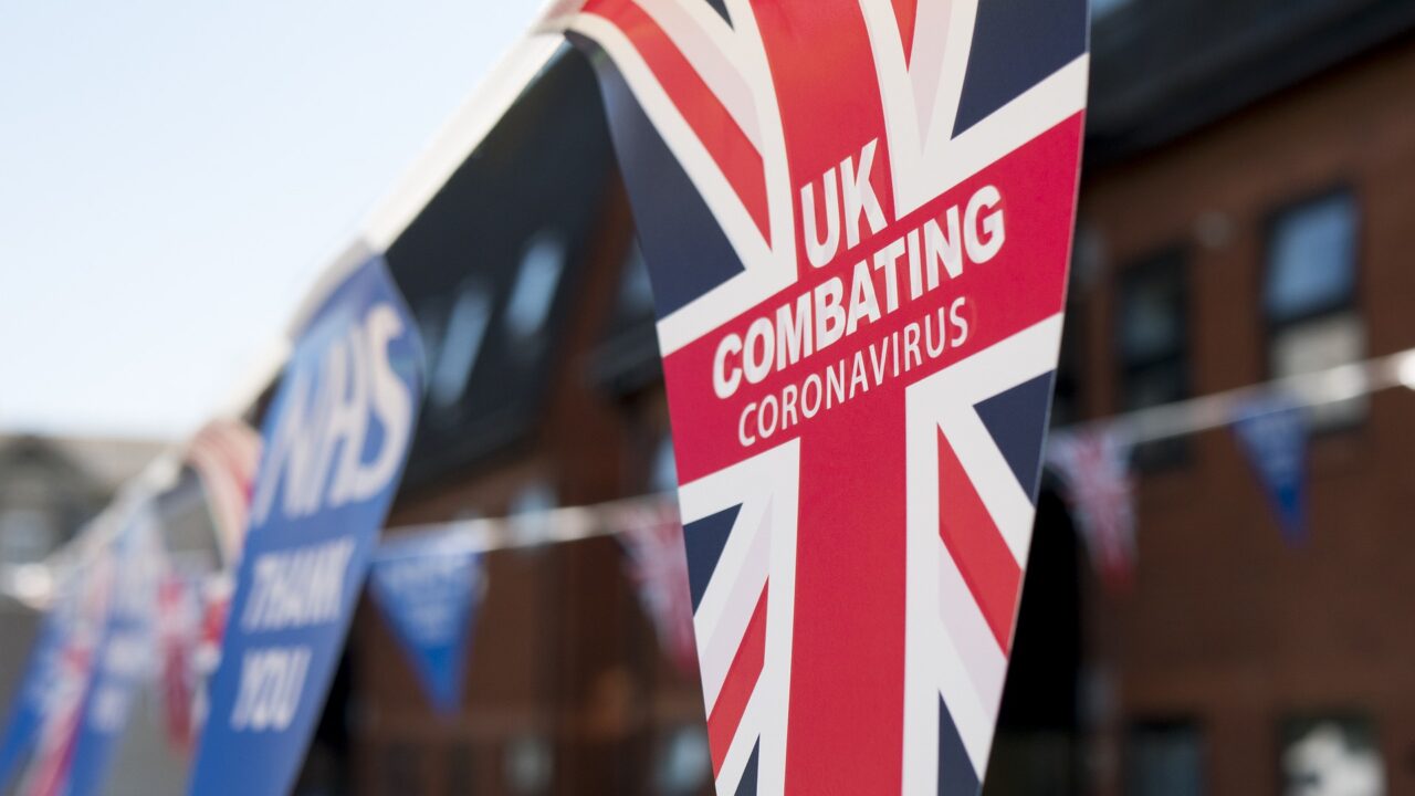 Banderín de Reino Unido contra el coronavirus