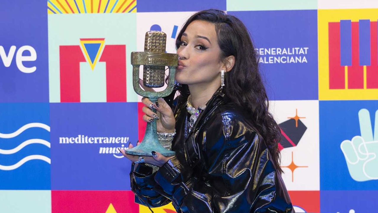 Chanel, ganadora del Benidorm Fest con su micrófono - RTVE