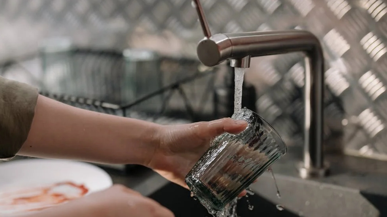 Los bares y restaurantes en España tendrán que ofrecer agua del grifo gratis